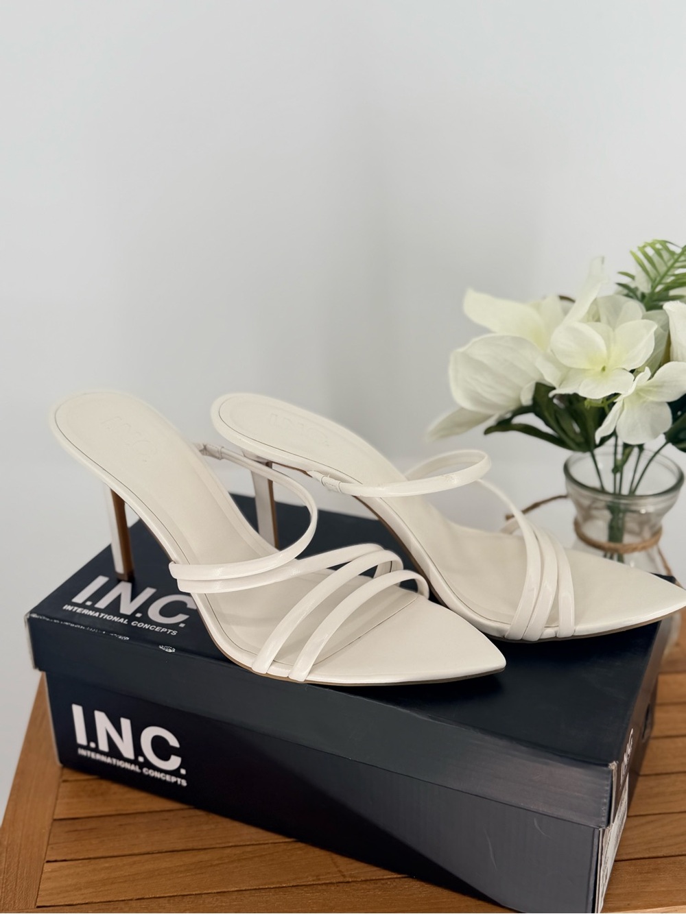 New INC International Larminap Women’s Cream Strappy High Heel Sandals size 10M - Picture 1 of 4